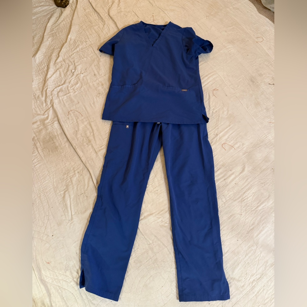 FIGS Ceil Blue scrubs